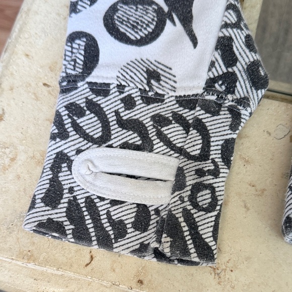 OBEY Black & White Zip Hoodie - Picture 4 of 6